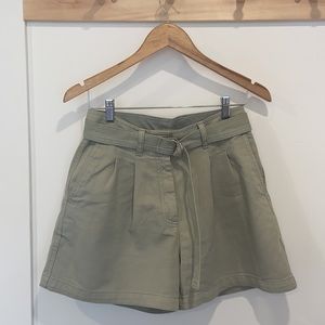 The group by Babaton Anterres short- light green